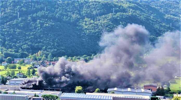 Colico. Incendio Seval, il sindaco: “Ho il dovere di tutelare la salute dei cittadini” Incendio_Seval_Colico_20231216