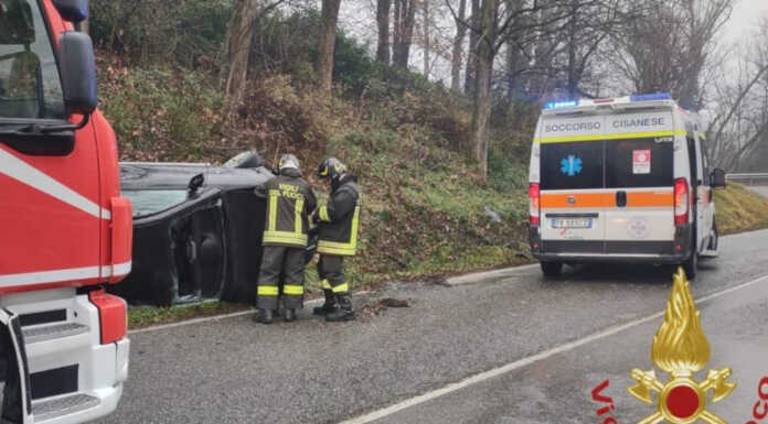 Auto si ribalta a Villa D’Adda, intervento dei Vigili del Fuoco da Merate Incidente villa d'adda