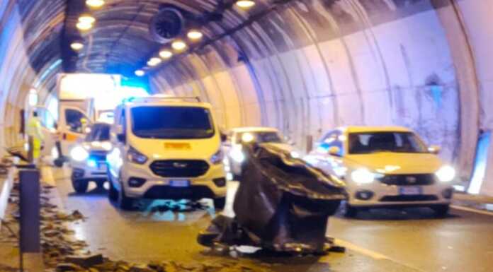 Statale 36. Incidente nella galleria Scoglio, strada chiusa in direzione Sondrio Incidente_galleria_Scoglio_Lierna_SS36_20231211