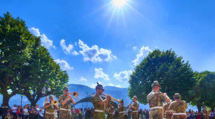 Concerto di Natale Ana Lecco, la Fanfara della Taurinense a Bellano La Fanfara della Taurinense a Mandello nel luglio scorso (foto Alberto Locatelli)