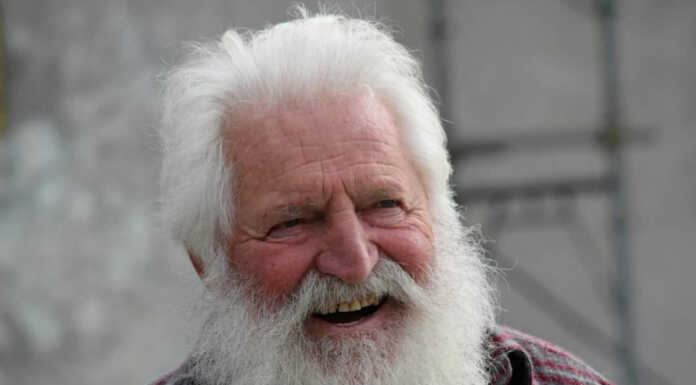 Civate. Addio a Mario Valsecchi, storico vetraio e fondatore della Sec Mario Valsecchi di Civate