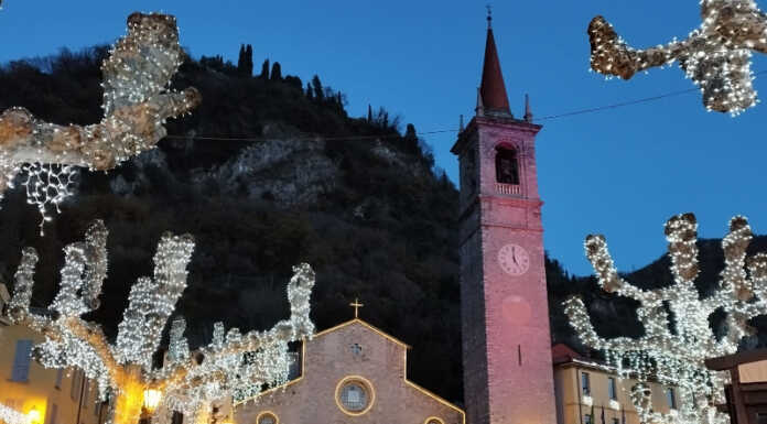 Il suggestivo borgo di Varenna si illumina per Natale, tanti eventi in programma Natale a Varenna luci