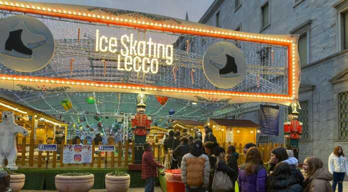Lecco, sabato in Piazza Garibaldi apre la pista di pattinaggio su ghiaccio Pista_pattinaggio_lecco_inaugurazione_20231205