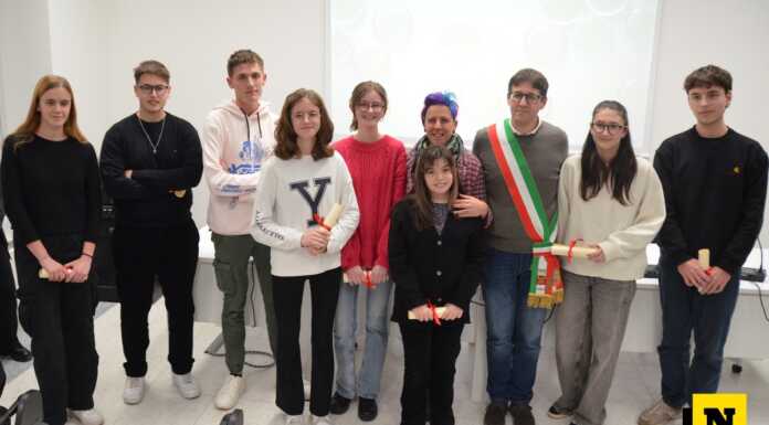 Olginate premia i talenti di scuola e sport: “Ragazzi, provateci sempre!” Sportivi_borse_studio_biblioteca_Olginate
