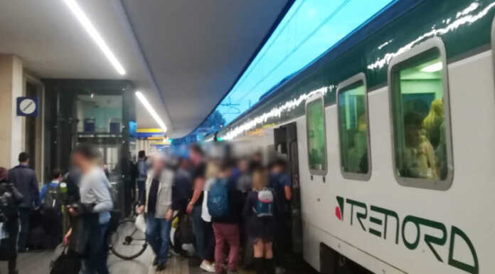 Settimana di mobilitazione contro Trenord, iniziativa del PD a tutela dei pendolari Trenord stazione disservizi