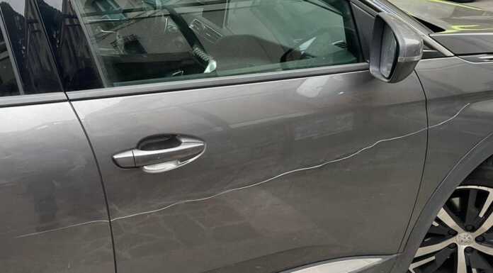 Raid vandalico nella notte a Laorca, oltre una decina di macchine sfrisate Vandali_Laorca_Auto_Sfrisate_20231227