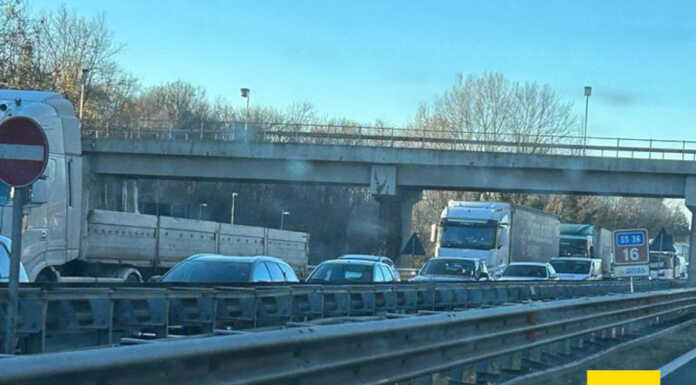 Costa Masnaga. Incidente lungo la SS36 in direzione Nord coda ss36