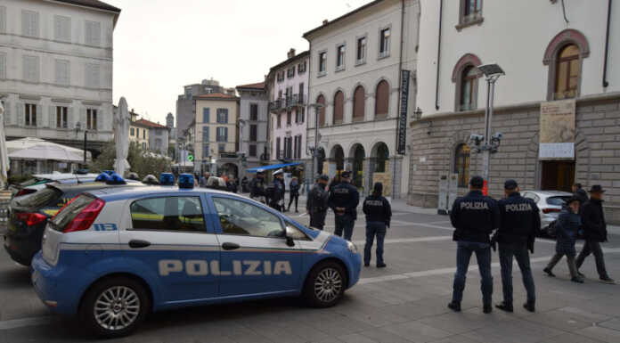 Sicurezza, controlli della Polizia in centro e sul lungolago Polizia di Stato controlli festività natalizie