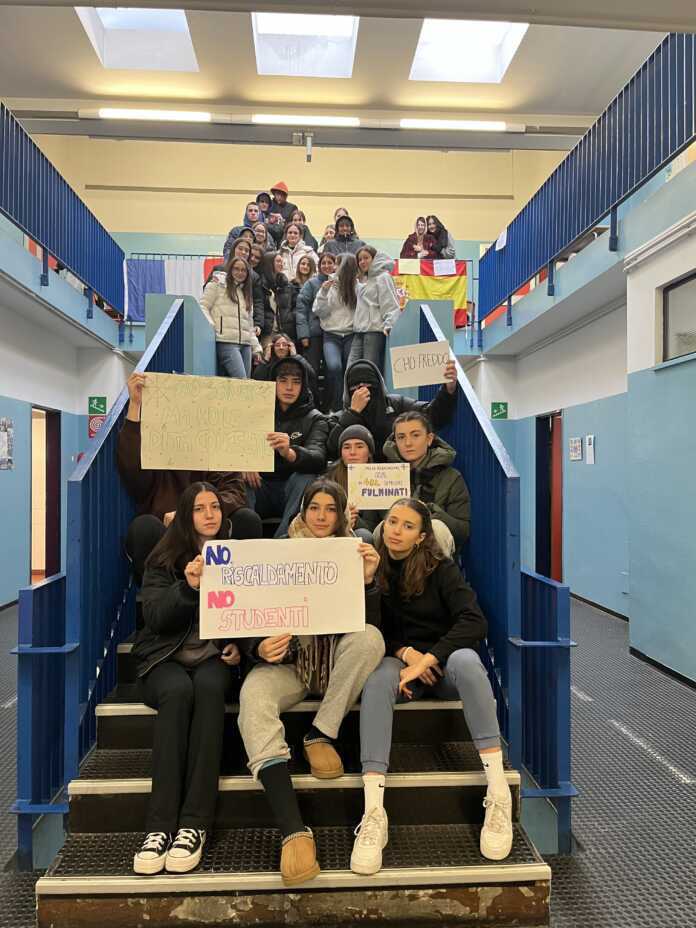 sciopero studenti liceo linguistico freddo