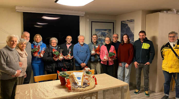 Torna il Concerto di Natale del Cai Lecco con la premiazione dei soci La premiazione dei soci 25ennali nei giorni scorsi in sede Cai