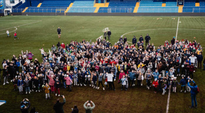 400 bimbi delle scuole al “Rigamonti-Ceppi” per incontrare i campioni blucelesti studenti stadio rigamonti ceppi