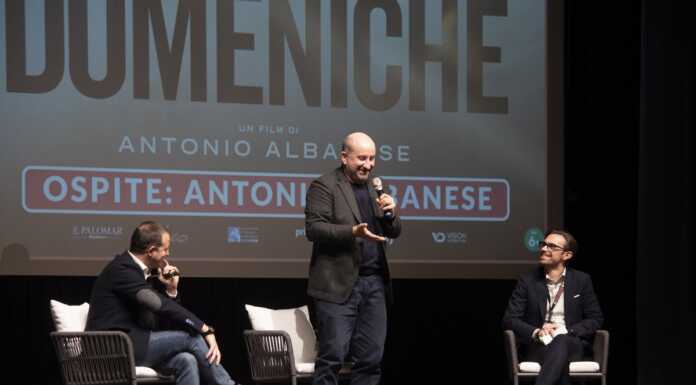 Antonio Albanese torna nella sua Olginate, bagno di folla al cinema Jolly Antonio_Albanese_Olginate_20240110