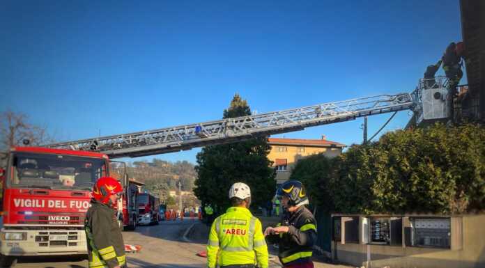 Incendio in un appartamento a Barzanò. VVF al lavoro Barzano incendio appartamento vigili del fuoco