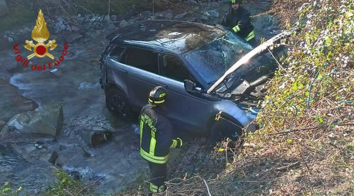 Cisano, finisce con l’auto nel torrente Sonna: soccorse due persone