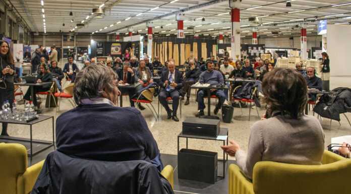 Fornitore Offresi Arredo&Design, primo giorno di salone a Lariofiere Fornitore_Offresi_Arredo_e_Design_20240118