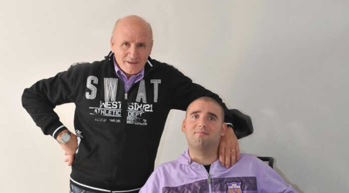 Taglio fondi per le disabilità gravi. Fontana (Uildm): “Siamo pronti a misurarci sui fatti reali” Gerolamo Fontana con il figlio Fabrizio (foto Uildm)