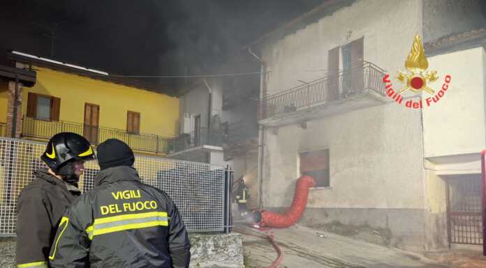 Cassago. In fiamme un appartamento, intervento dei Vigili del Fuoco Incendio appartamento Cassago