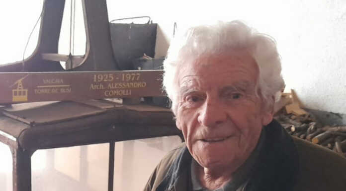 Torre De’ Busi. Dopo 50 anni torna a Valcava per rivedere la “sua” funivia Mario Piacentini a Valcava davanti alla "sua" funivia