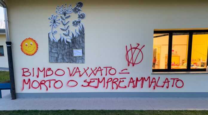 Merate: scritte no vax sui muri dell’asilo di Sartirana