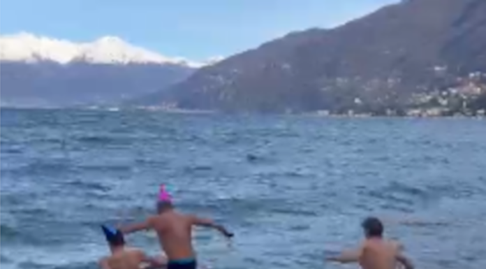 Perledo. Il benvenuto al 2024 con un tuffo nel lago Perledo tuffo capodanno 2024