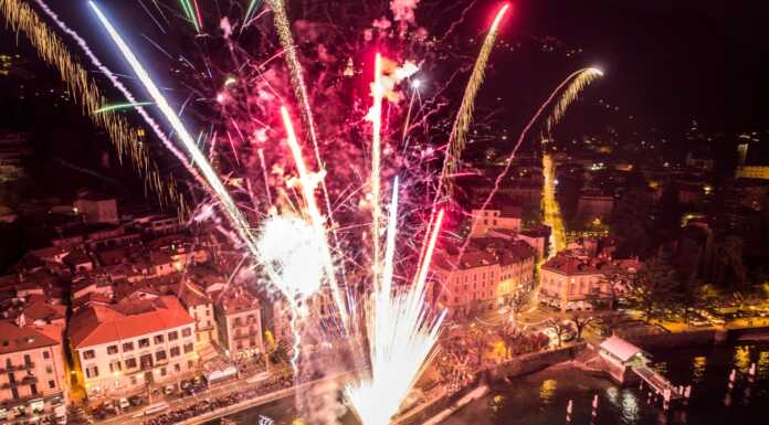 A Bellano è tempo di “Pesa Vegia”, il programma dell’edizione 2024 Accensione Fuoco Pesa Vegia e Fuochi artificio