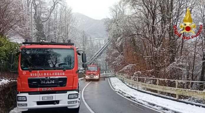 Neve e vento sul Lecchese, da stamattina Vigili del Fuoco al lavoro Vigili del Fuoco Cremeno Valsassina