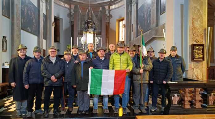 Introbio: domenica di festa per il Gruppo Alpini