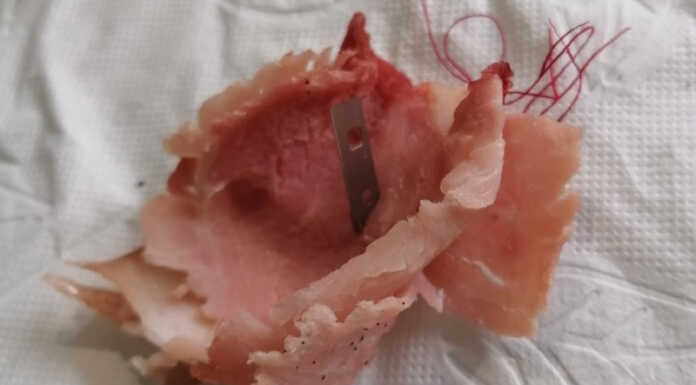 Lecco. Allarme in viale Montegrappa, ritrovati bocconi con lamette Il boccone ritrovato in viale Montegrappa a Lecco