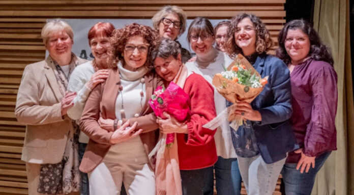 Merate: auditorium gremito per “Careseekers” con Dietro la lavagna