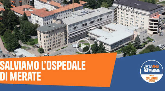 Presidio della lista ViviAmo Merate davanti all’ospedale: “Preoccupati per il Mandic”