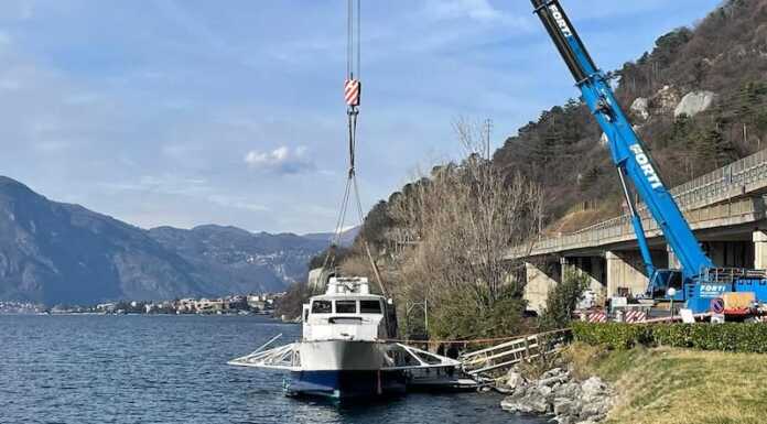 A Pradello il varo dell’aliscafo ‘Freccia dei Giardini’, dal Lago Maggiore al Lario