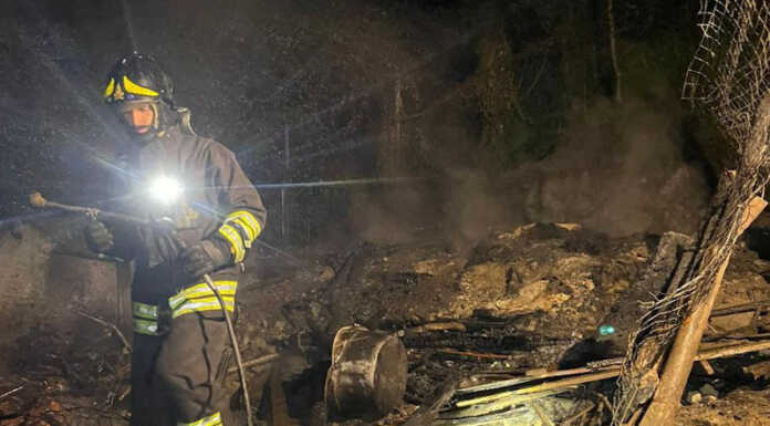 Calolzio: a fuoco un capanno agricolo in via Cantelli