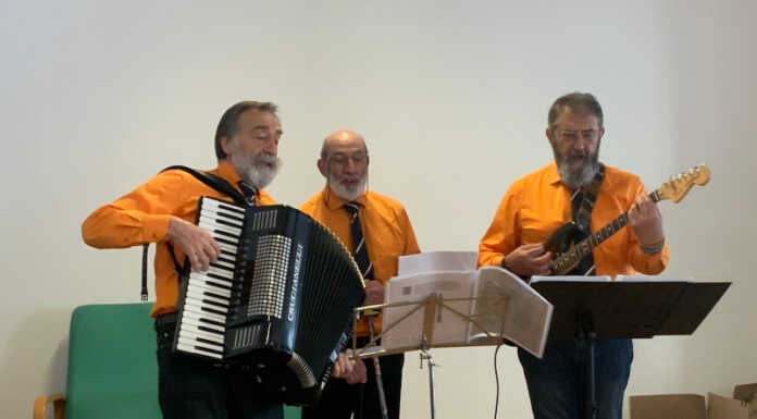 Festa di primavera a suon di musica alla Rsa “Sironi” di Oggiono Gabriele Bolis e i suoi amici