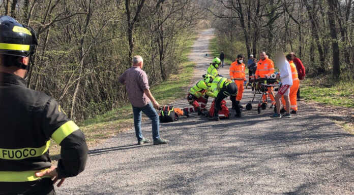 Brutta caduta in bicicletta, elisoccorso a La Valletta Brianza Incidente bici la valletta brianza