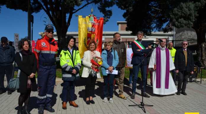 Calolzio. Il piazzale del cimitero intitolato alle vittime del Coronavirus Intitolazione_piazzale_vittime_covid_Calolzio_20240325