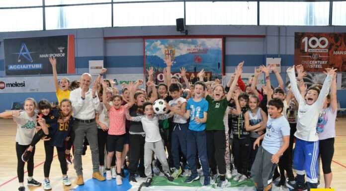 “Io tifo positivo”, studenti in campo per diffondere i valori dello sport Io_tifo_positivo_Lecco_20240301