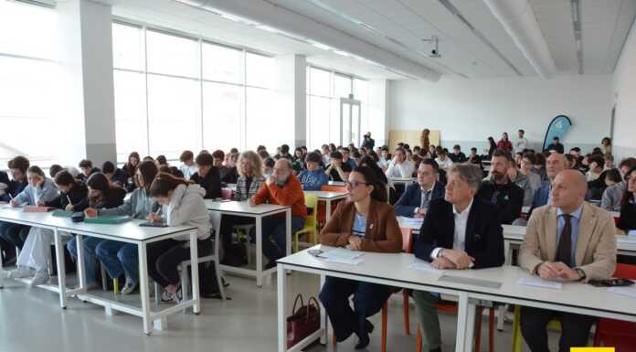 Acqua e cambiamento climatico: Lario Reti Holding parla agli studenti Lario_Reti_Holding_giornata_formazione_Poli_20240319