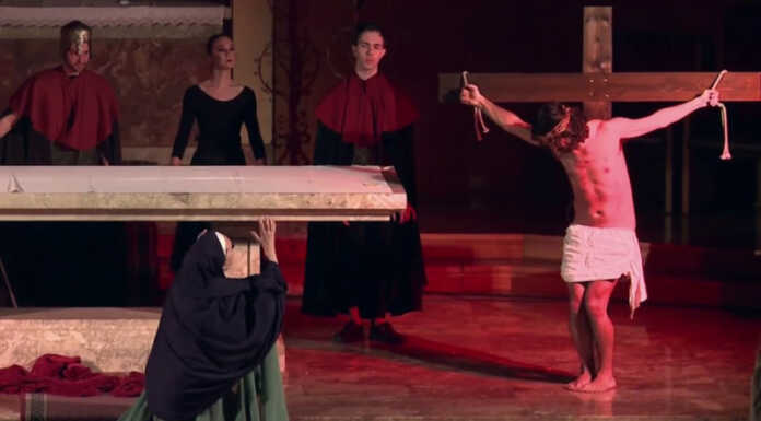 Domenica delle Palme: processione a Lecco e sacra rappresentazione a Maggianico Lo spettacolo della croce a Maggianico