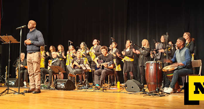 Il coro Elikya conquista Merate: applausi e divertimento al concerto