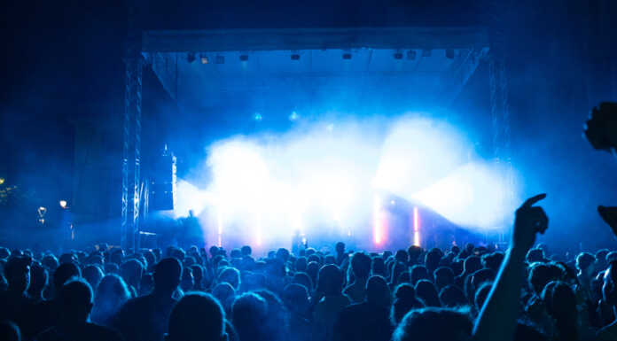 Lecco. Venerdì sera concerto tributo ai Pooh, attenzione alla viabilità Palco Piazza Garibaldi Lecco