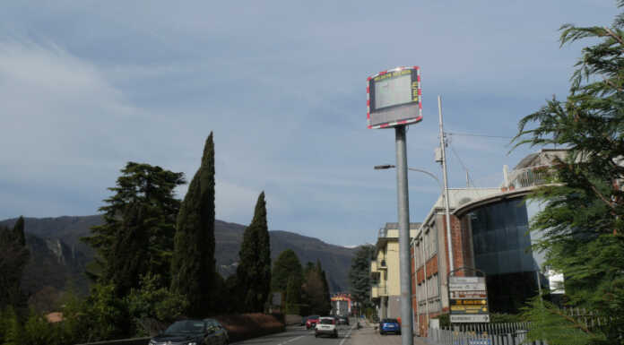 Abbadia. Sulla SP72 riapre il parcheggio e arriva il sensore di velocità Abbadia sp72 sensore velocità