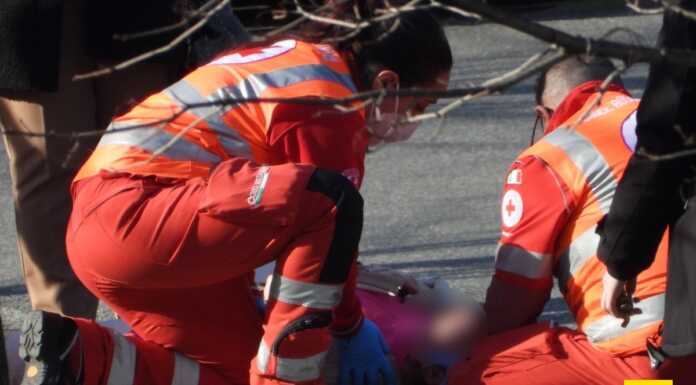 Anziana cade in viale Montegrappa, intervento della Croce Rossa caduta_anziana_viale_montegrappa_20240313