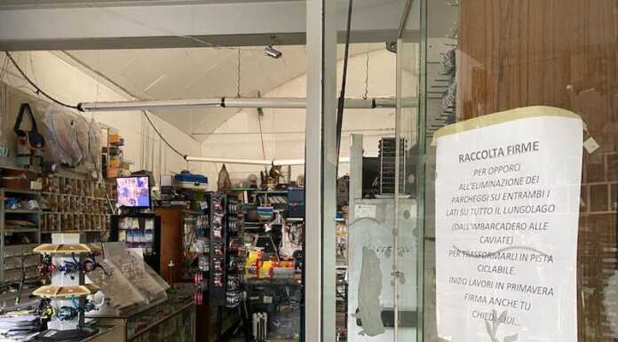 Nuovo lungolago, una raccolta firme per salvare i parcheggi petizione parcheggi lungolago