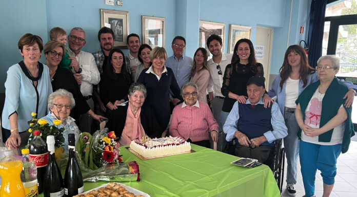 Carla Vitali compie 100 anni, grande festa alla Rsa Casa Madonna della Fiducia 100 anni Carla Vitali