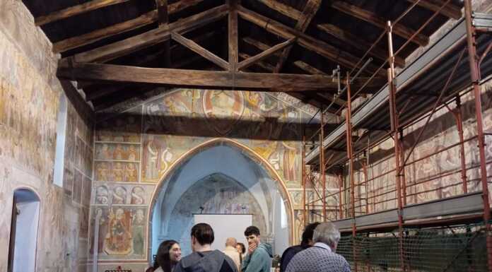 Mandello. Sotto le impalcature cominciano a risplendere gli affreschi di San Giorgio Chiesa San Giorgio Mandello restauro affreschi