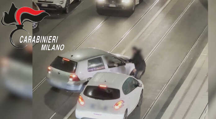 Violenta rapina in strada a Milano, arrestato un uomo di 33 anni Carabinieri Milano