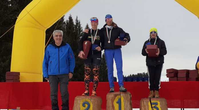 Sci di fondo, la strepitosa stagione di Elisabetta Amici Elisabetta Amici sul gradino più alto del podio, a sinistra il valsassinese Giacomo Camozzini Direttore Nazionale Master