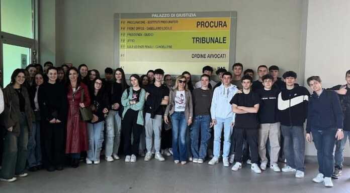 Lecco. Gli studenti del Parini a lezione di legalità in Tribunale parini tribunale