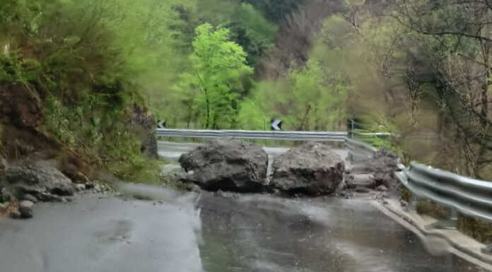 Bloccata la Bellano – Taceno per caduta massi Frana Bellano Taceno