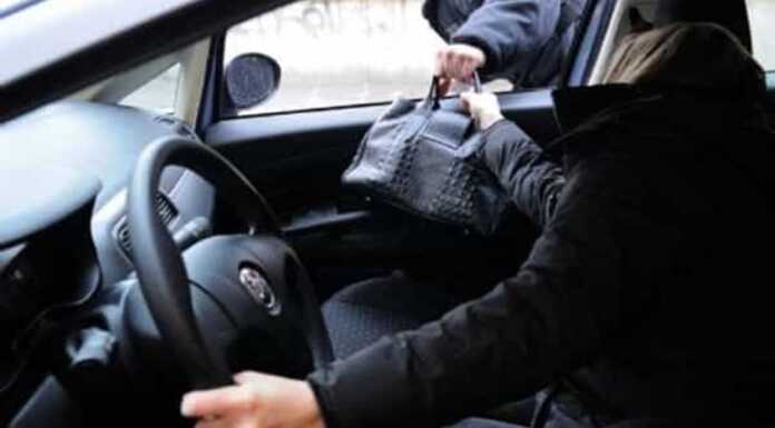 Barzanò, donna derubata nel parcheggio del supermercato